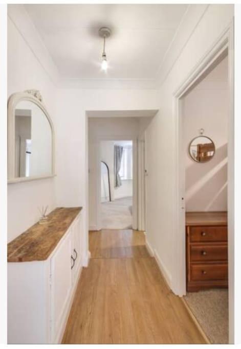 Central 2 Bedroom Garden Flat With Free Parking 皇家滕布里奇韦尔斯 外观 照片