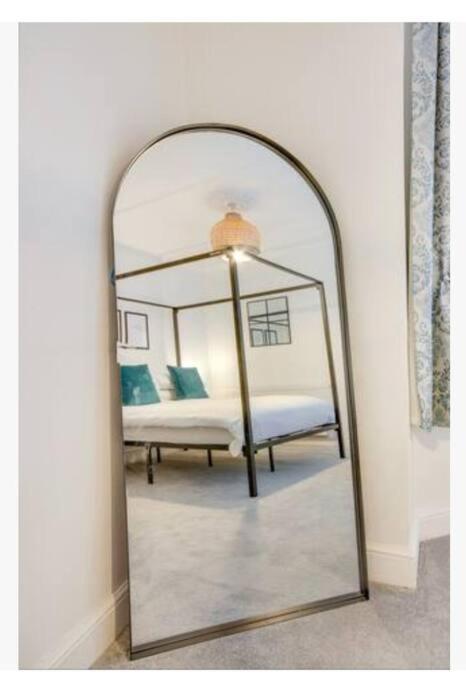 Central 2 Bedroom Garden Flat With Free Parking 皇家滕布里奇韦尔斯 外观 照片