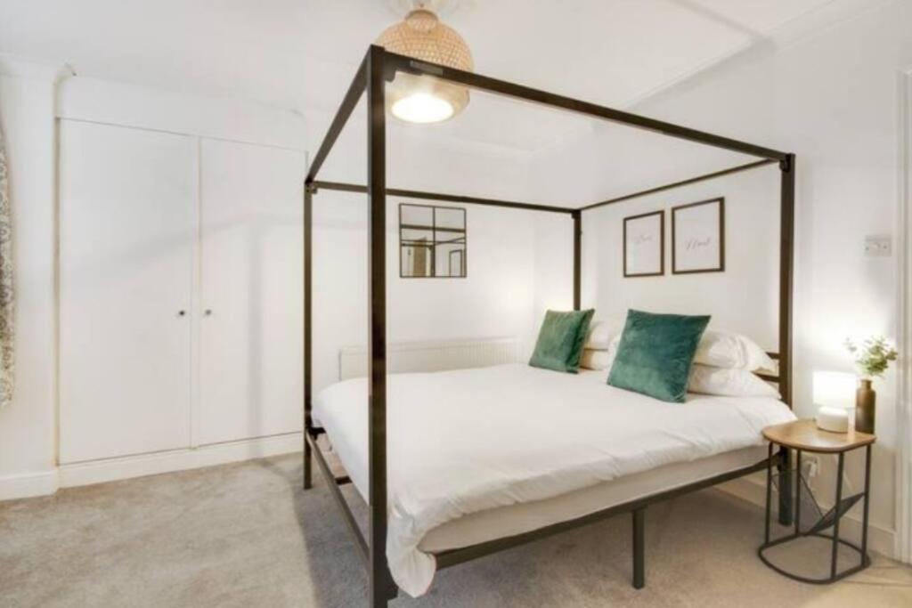 Central 2 Bedroom Garden Flat With Free Parking 皇家滕布里奇韦尔斯 外观 照片