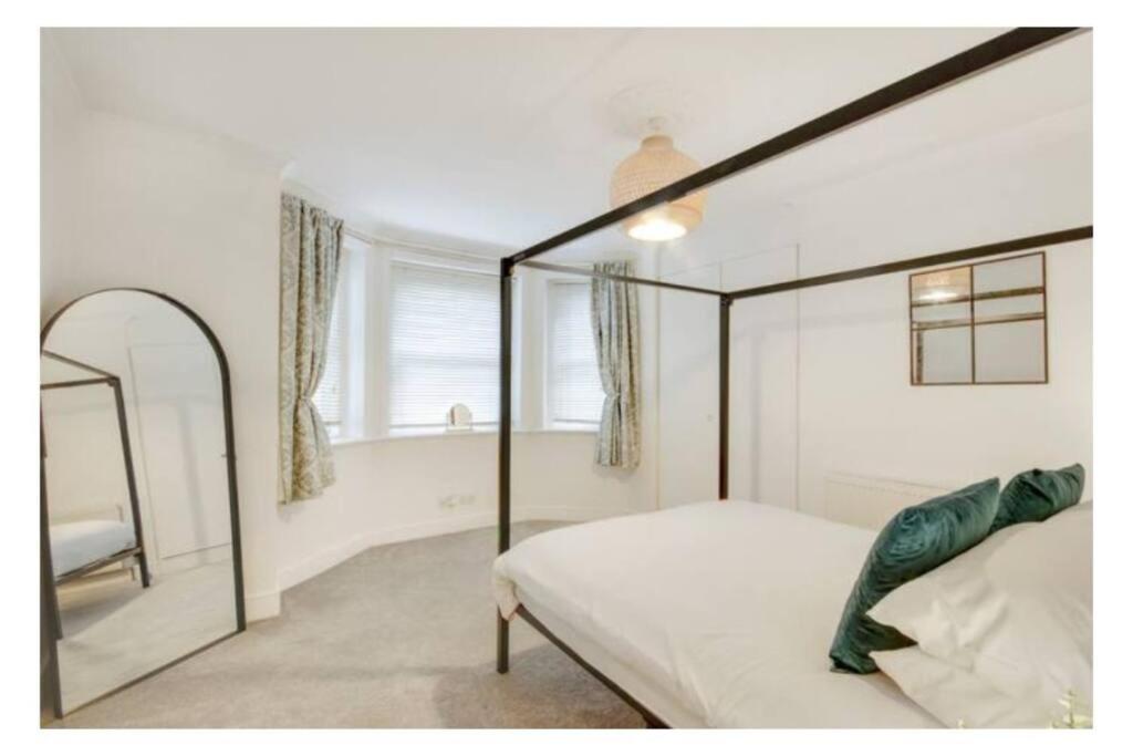 Central 2 Bedroom Garden Flat With Free Parking 皇家滕布里奇韦尔斯 外观 照片
